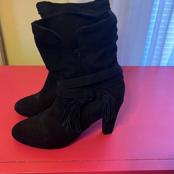 Express faux suede tassel slouchy ankle boot. - Picture 2 of 5
